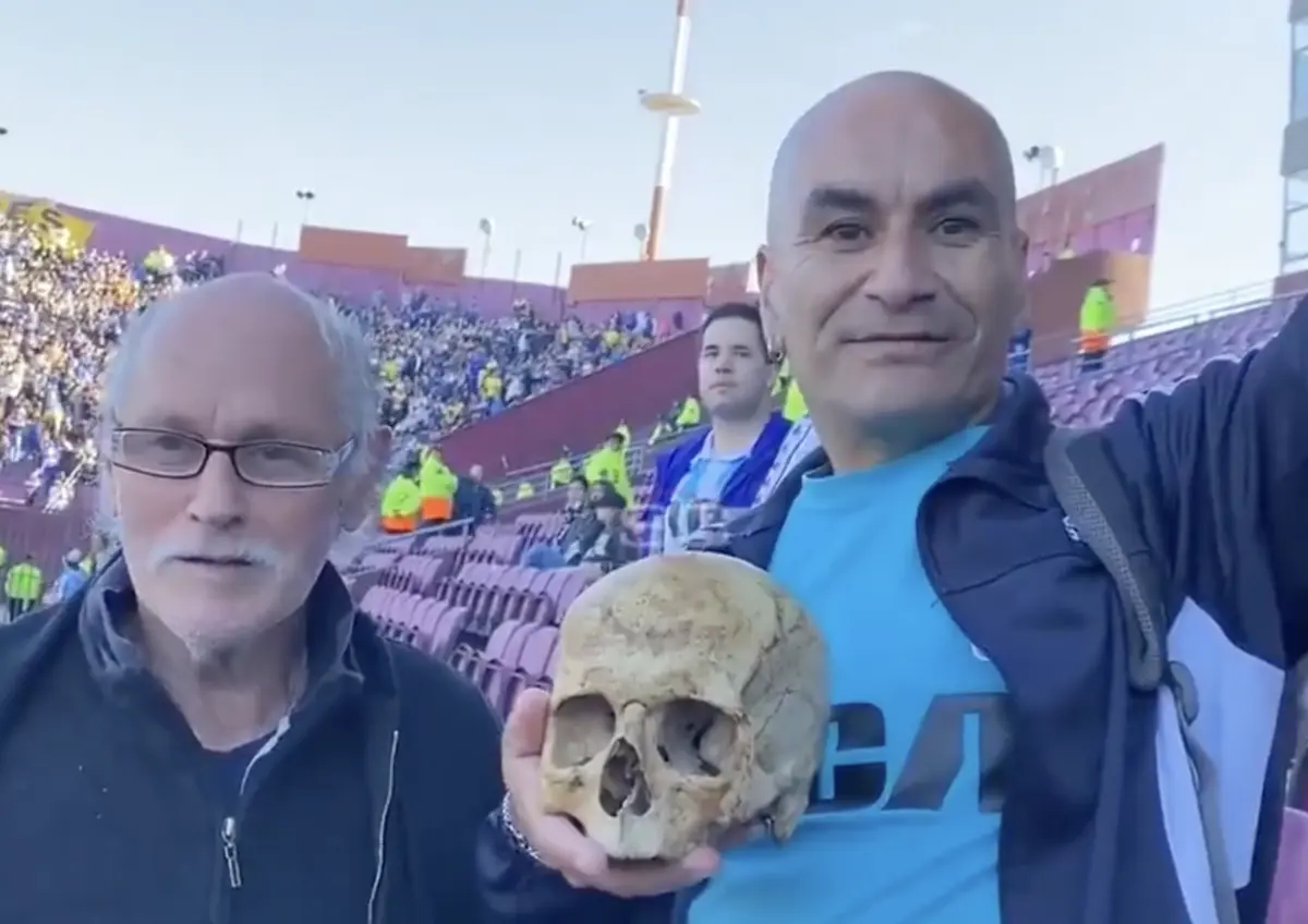 Imagem de contexto do artigo Insólito: adepto leva crânio do avô para "assistir" à final da Taça Sul-Americana