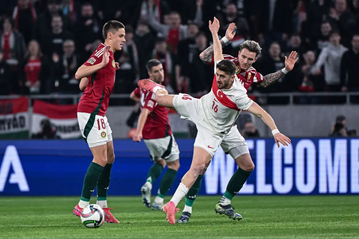 Ismail Yuksek, número 16 da seleção da Turquia (créditos: EPA)