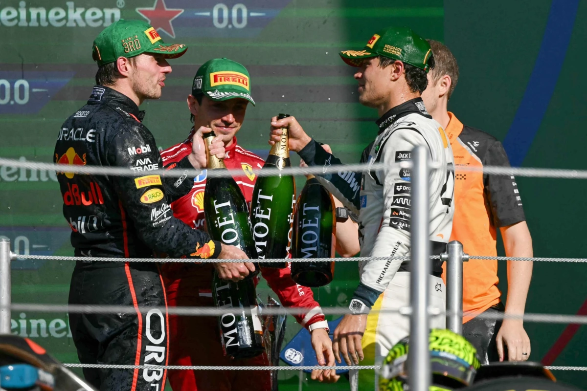 Verstappen e Lando Norris, com Leclerc ao centro
