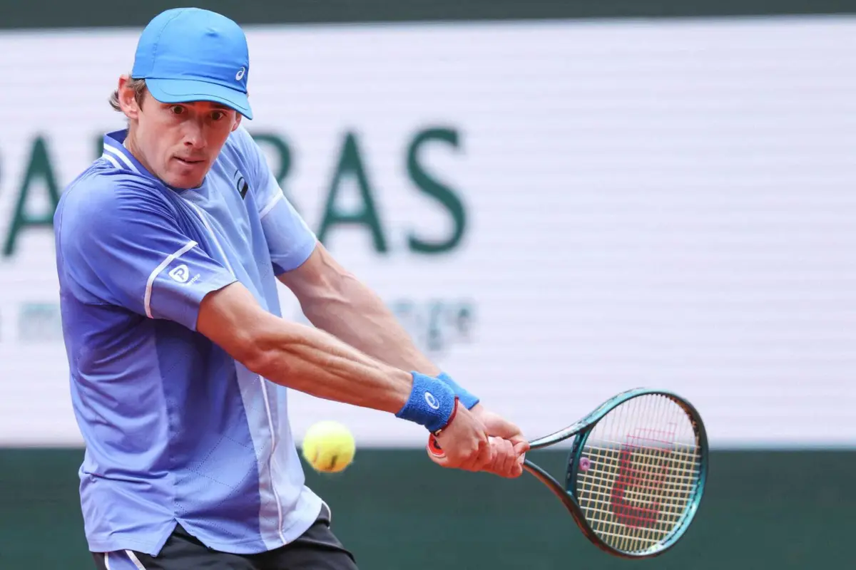 Imagem de contexto do artigo Roland Garros: De Minaur afasta Medvedev nos oitavos de final