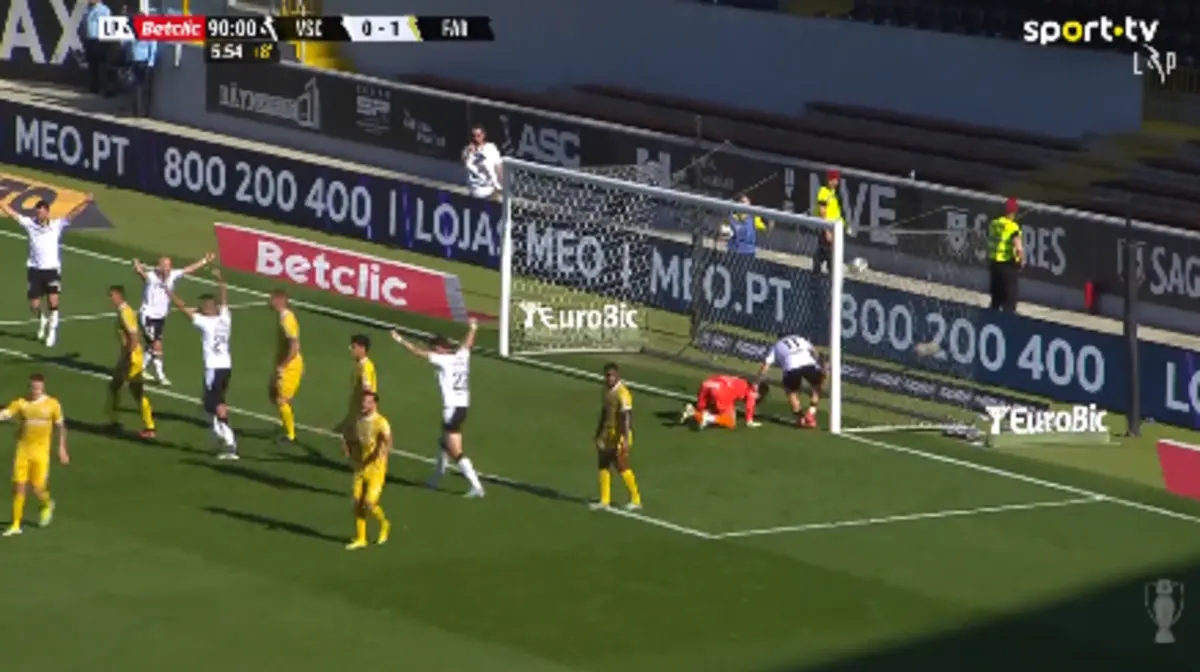 Imagem de contexto do artigo Jorge Fernandes empata Vitória-Farense ao cair do pano. Veja o golo