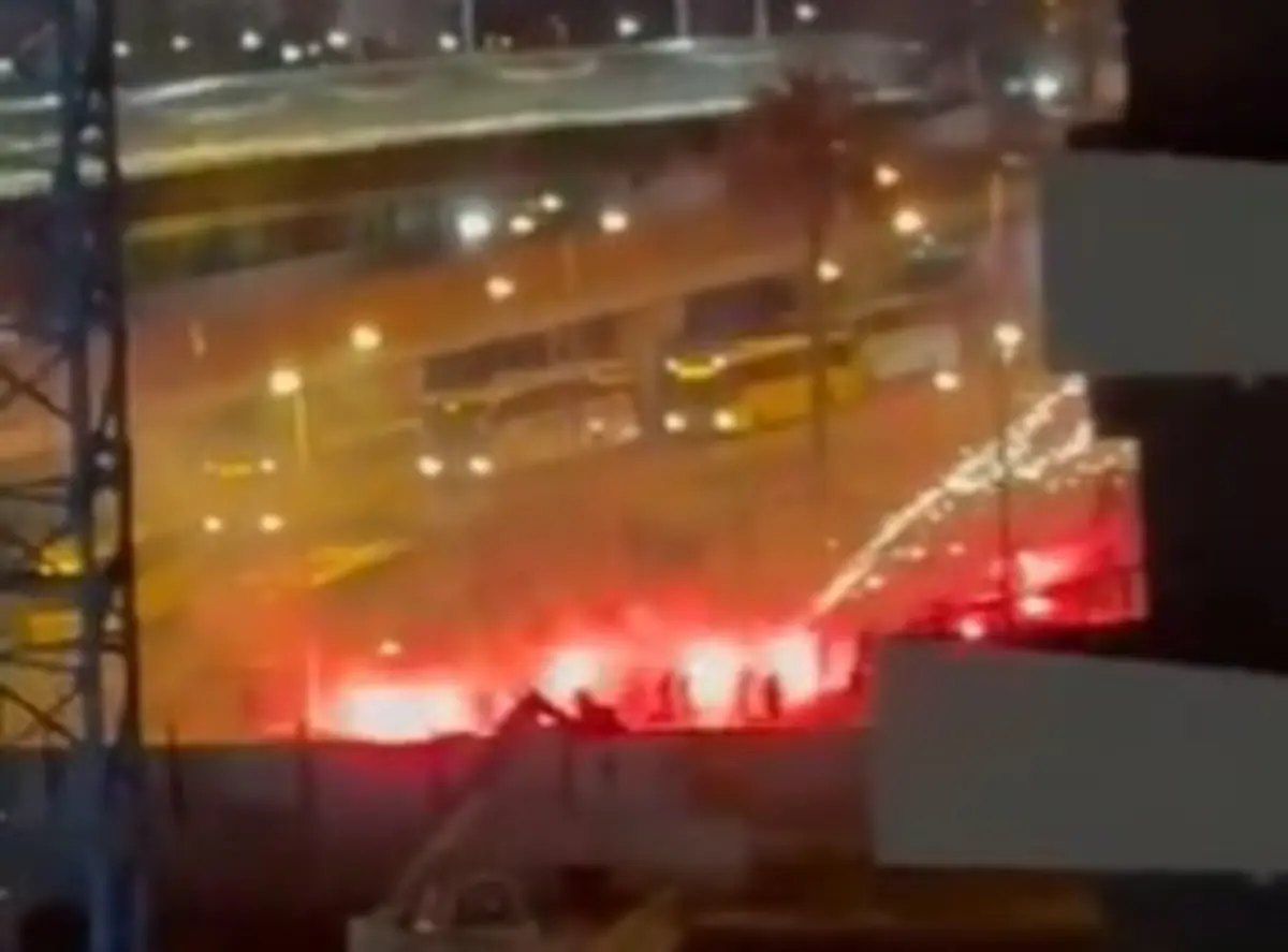 Pirotecnia no jogo de futsal entre o Sporting e o Benfica