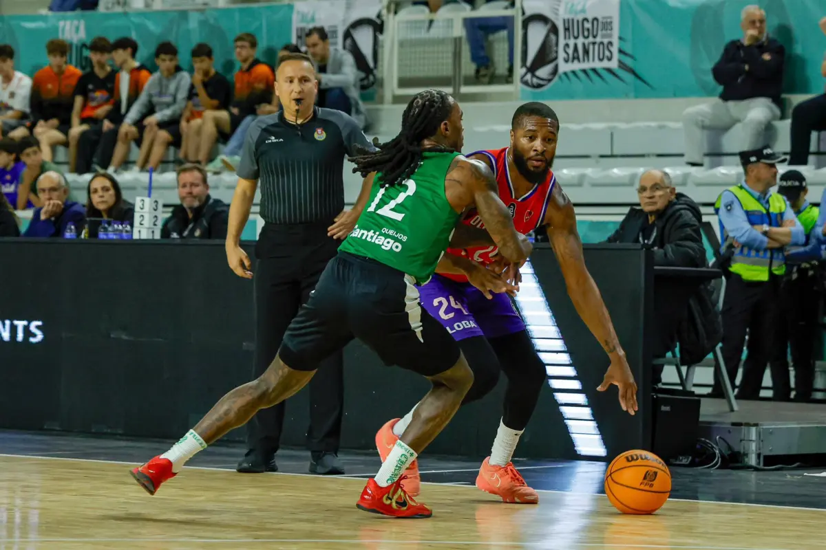 Oliveirense venceu a Ovarense