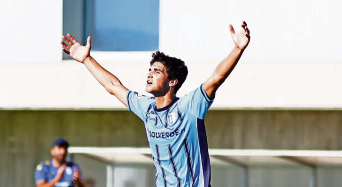 Imagem de contexto do artigo "Quero estrear-me um dia pela equipa principal do Vizela"