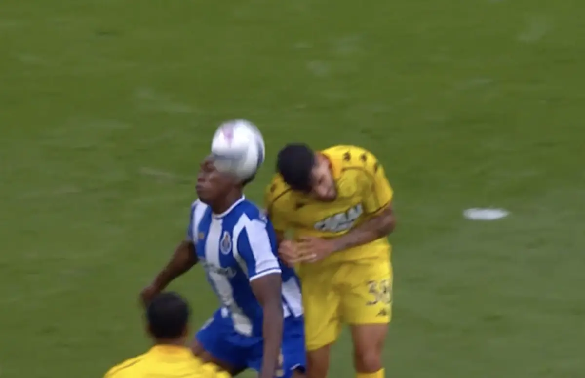 Imagem de contexto do artigo Tribunal O JOGO | Zé Vítor comete grande penalidade sobre Samu?