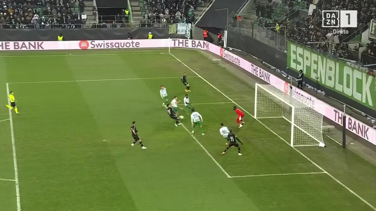 Imagem de contexto do artigo O golo de João Mendes após grande jogada do V. Guimarães na Suíça