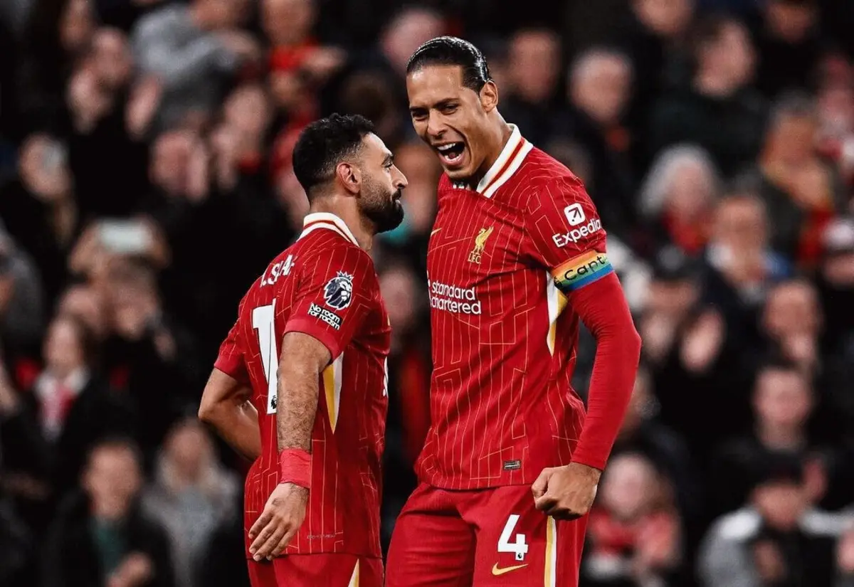 Van Djik e Salah (créditos: Liverpool)