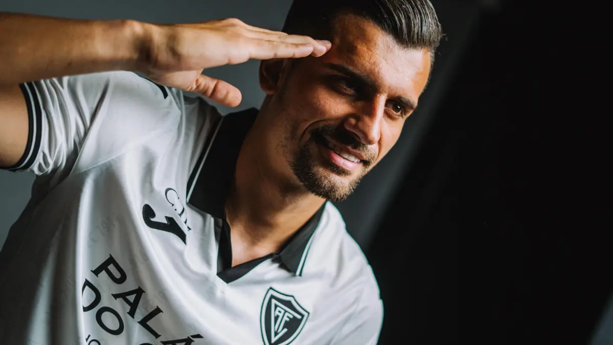 Imagem de contexto do artigo Anthony Correia deixa Vizela e reforça eixo defensivo do Académico de Viseu