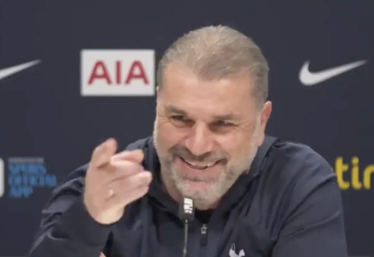 Imagem de contexto do artigo Treinador do Tottenham "engana" jornalistas sobre mercado: "Acabou por ir para a Ferrari..."