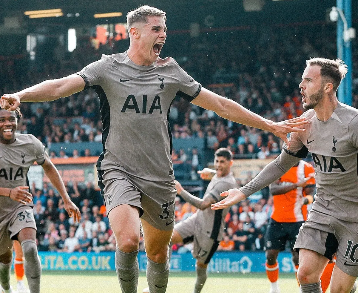 Imagem de contexto do artigo Tottenham vence a jogar com dez e lidera a Premier League à condição