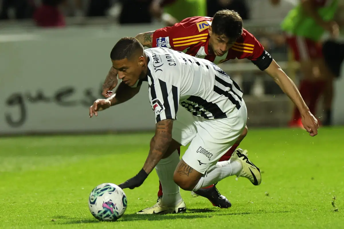 Aves SAD adianta-se no play-off ao vencer em Portimão