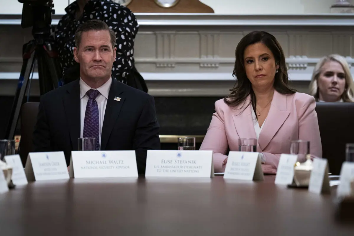 Mike Waltz e Elise Stefanik (Créditos: EPA)