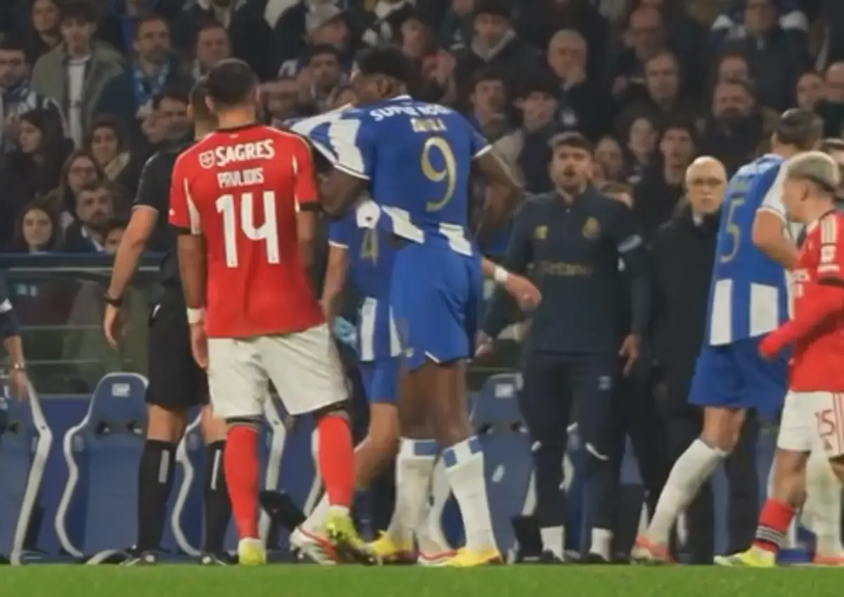 Imagem de contexto do artigo Samu mostrou o símbolo do FC Porto a Pavlidis: "Respeita"