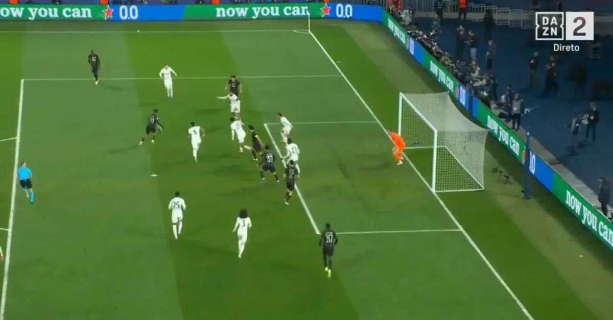 Imagem de contexto do artigo PSG-Chelsea: assistência de João Neves para este golaço de Barcola