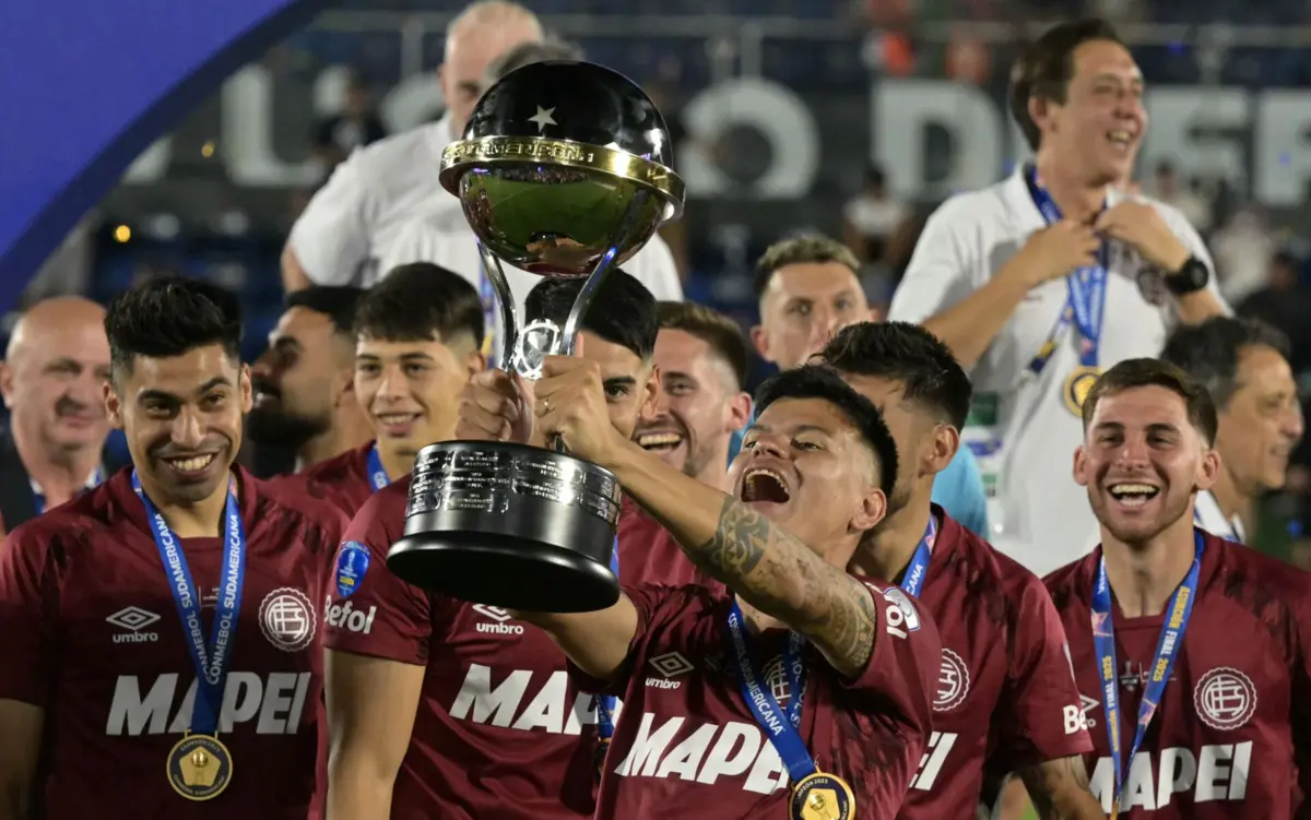 O Lanús venceu o Atlético Mineiro na final da Taça Sul-americana por 5-4