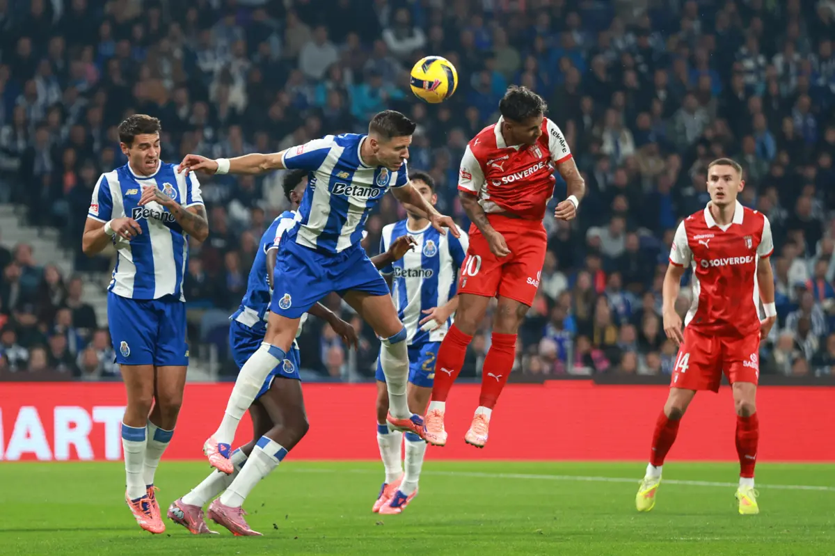 Bednarek é um patrão na defesa do FC Porto