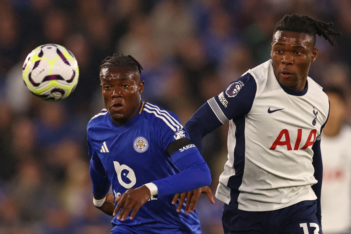 Fatawu à esquerda (Créditos: AFP)