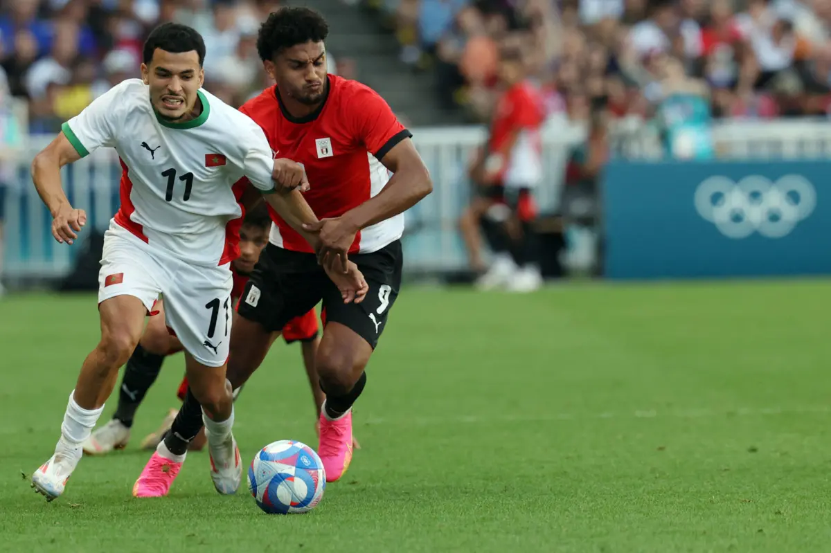 El Ouahdi à esquerda (Créditos: AFP)