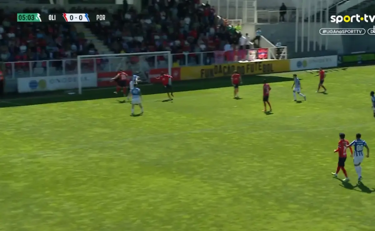 Imagem de contexto do artigo Vonic volta a marcar pelo FC Porto B: veja o golo frente à Oliveirense