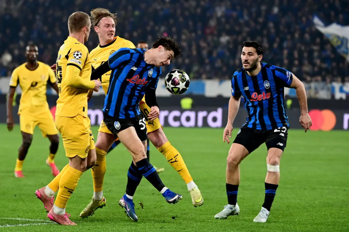 Nicola Zalewski e Julian Brandt (Foto: PIERO CRUCIATTI / AFP)