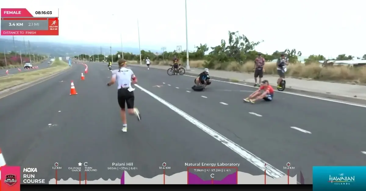 Imagem de contexto do artigo Vídeo: atleta cede ao cansaço a três quilómetros da meta e falha título