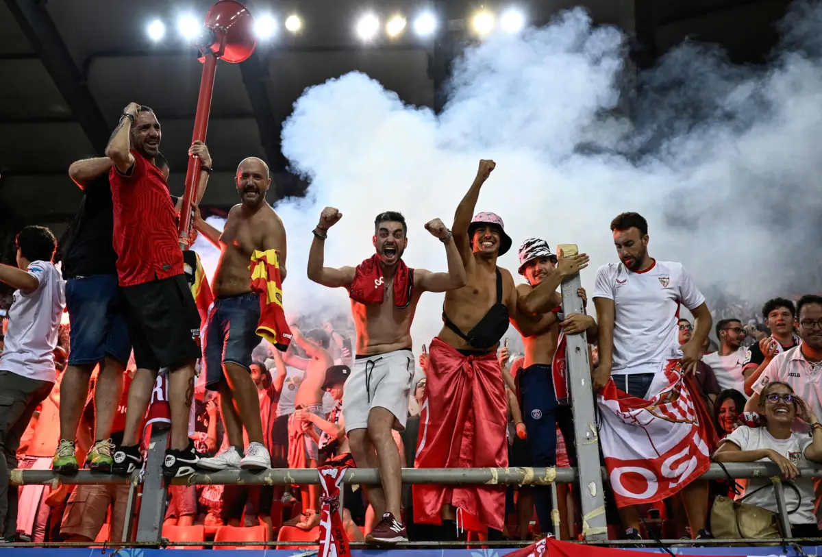 Adeptos do Sevilha (créditos: AFP)