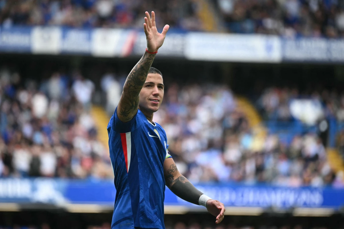 Enzo Fernández assistiu e marcou (Créditos: AFP)