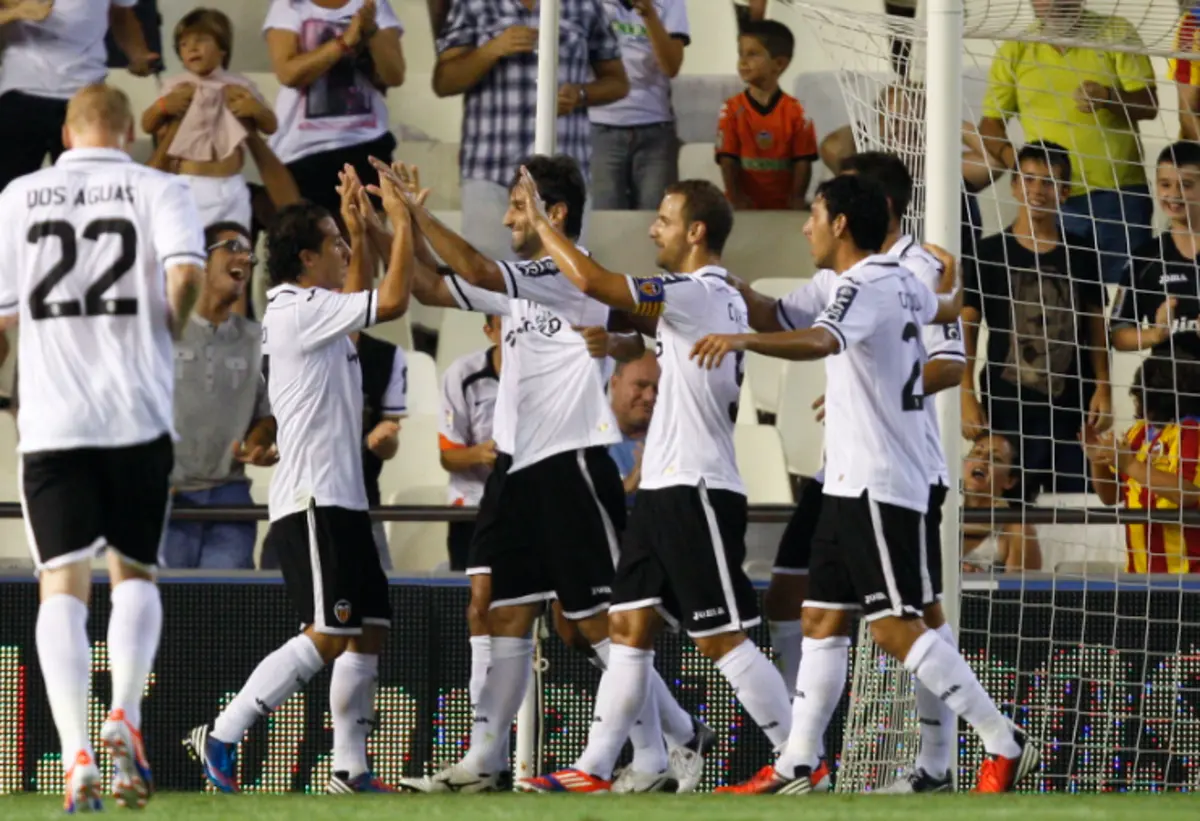 Jonas ao serviço do Valência (Créditos: Pedro Correia/Global Imagens)