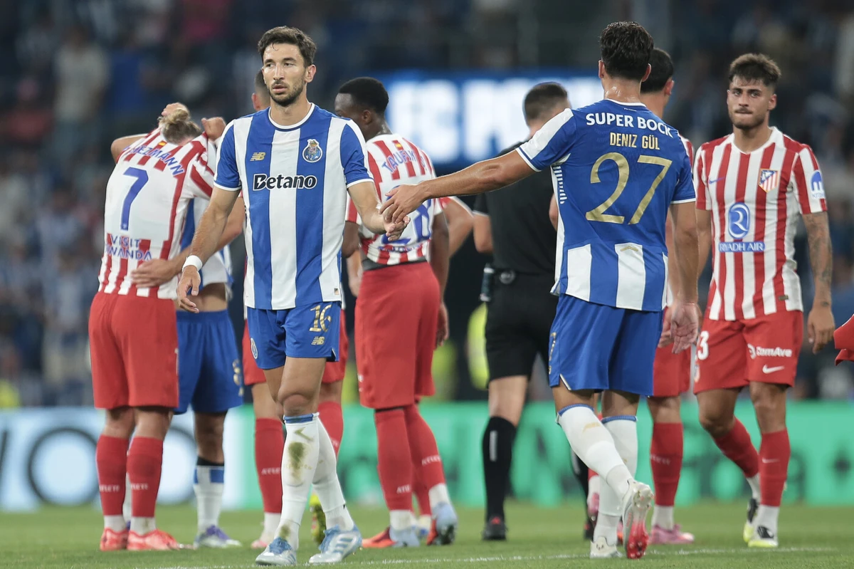 Grujic fora das contas de Farioli (Créditos: Lusa)