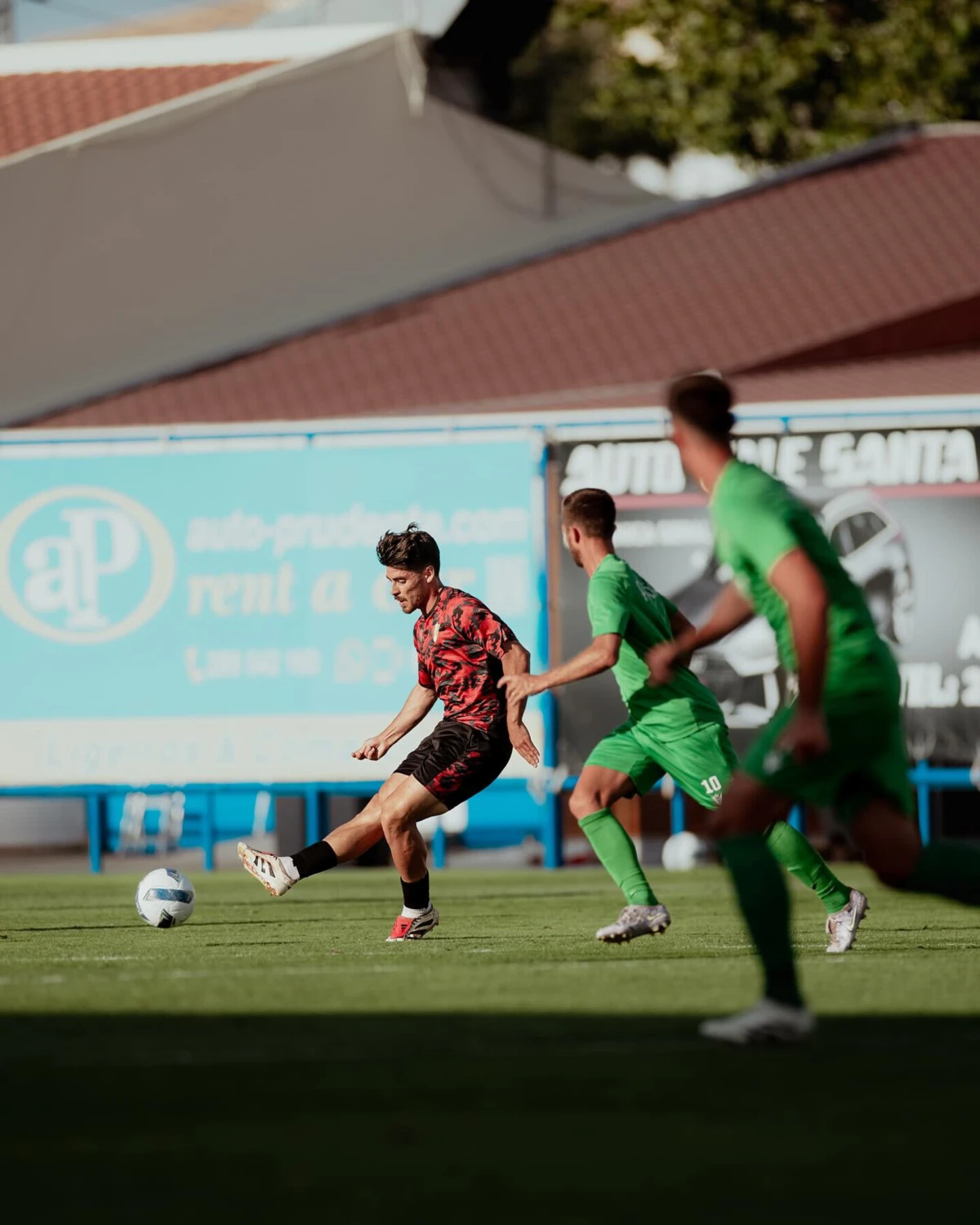 Imagem de contexto do artigo Estrela da Amadora vence Lusitano de Évora durante estágio no Algarve