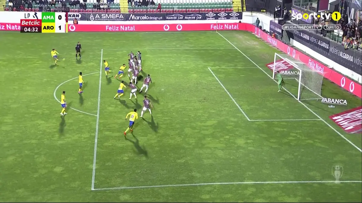 Imagem de contexto do artigo Estrela da Amadora-Arouca: livre direto de Jason abre o marcador. Ora veja