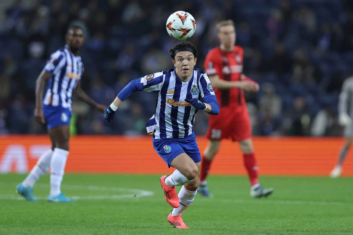 Pepê assinou mais uma assistência na partida da Liga Europa, com o Midtjylland (créditos: Miguel Pereira)