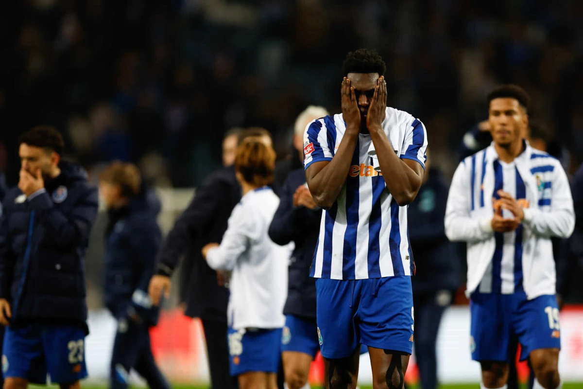 Imagem de contexto do artigo Samu pede desculpa à equipa pelas declarações após o Roma-FC Porto