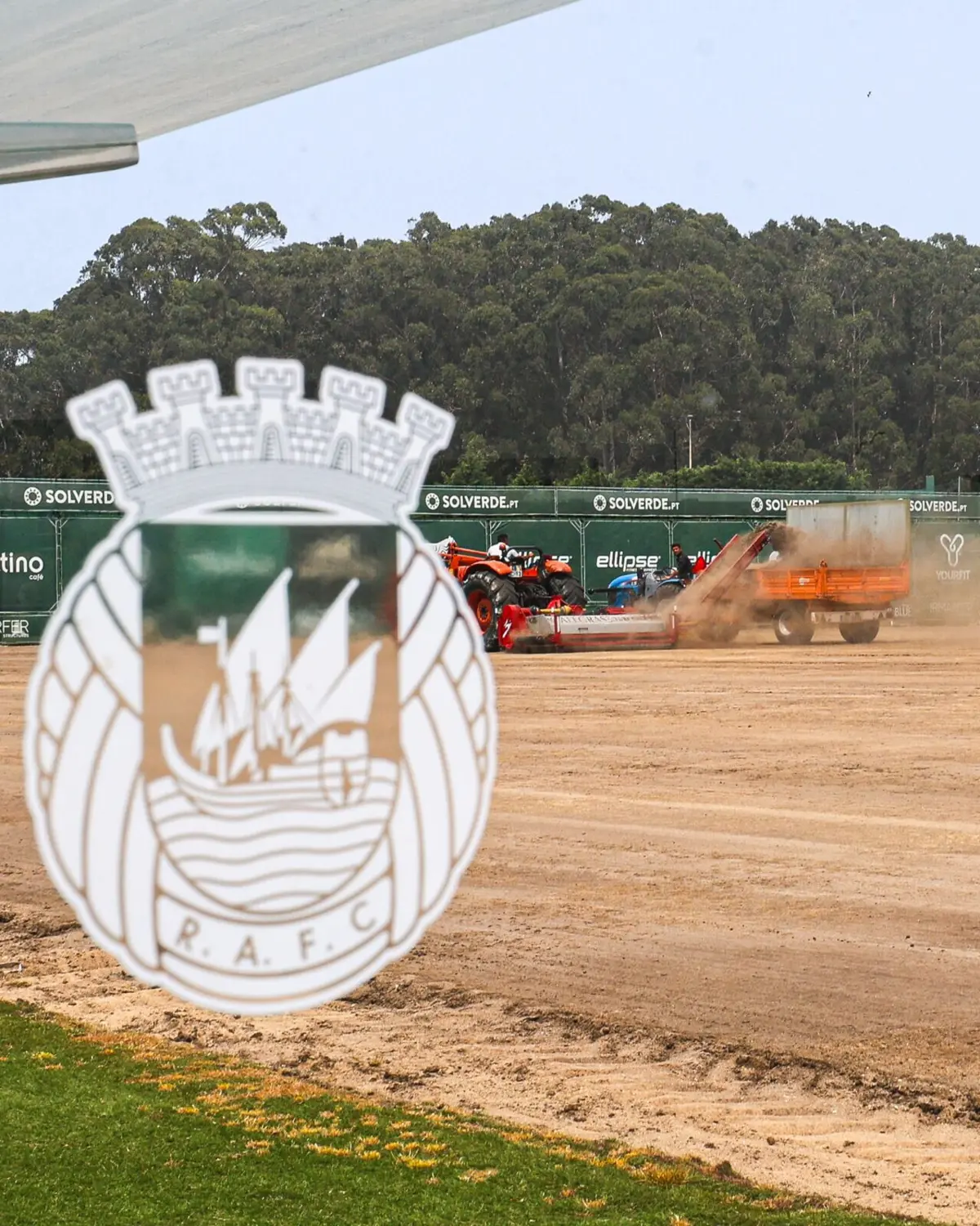 Imagem de contexto do artigo Novo relvado do Rio Ave quase disponível para treinos