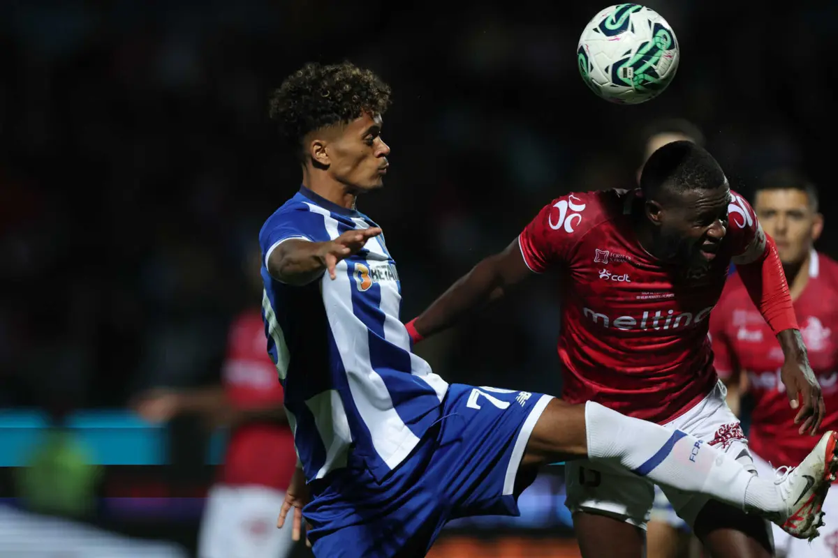 Gonçalo Borges em primeiro plano (créditos: Miguel Pereira/Global Imagens)