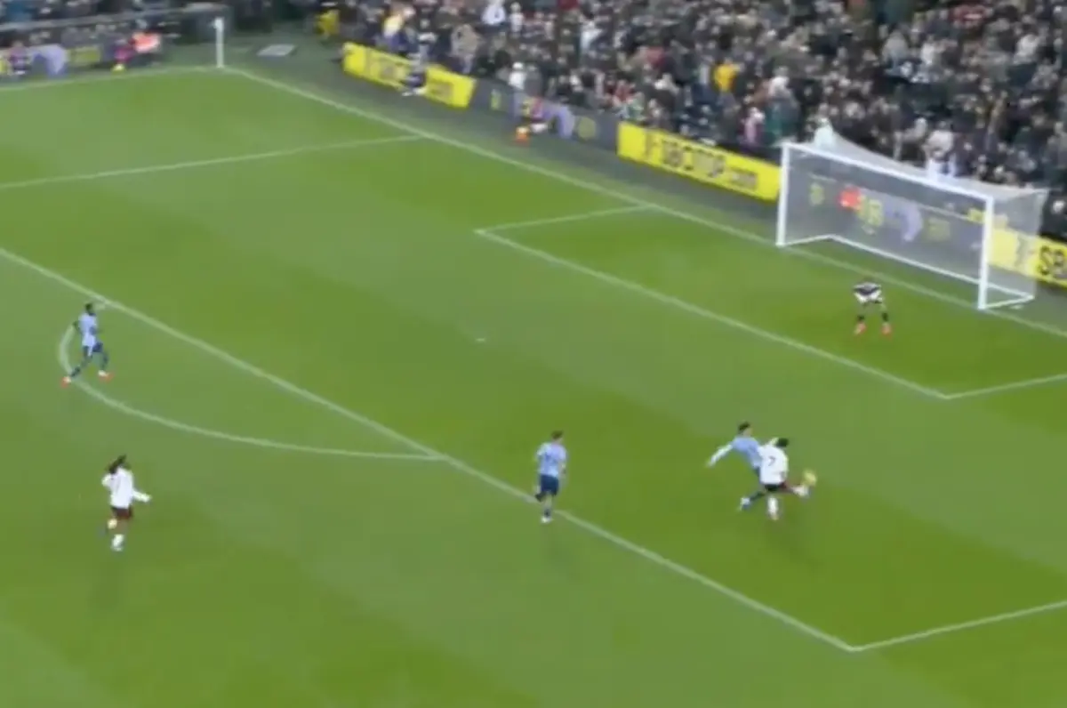 Imagem de contexto do artigo Ex-Benfica Raúl Jiménez abre o marcador do Fulham-Arsenal. Assista ao lance