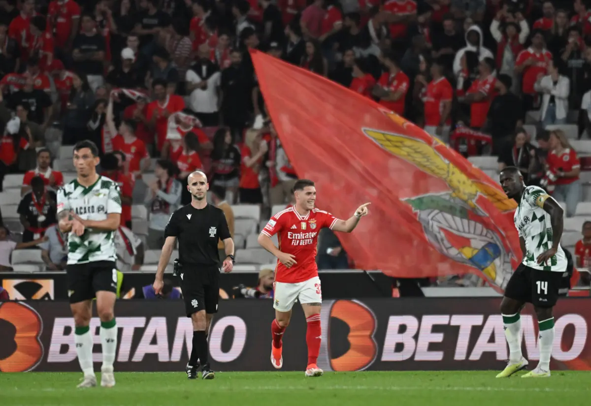 Rollheiser tem um golo marcado ao serviço do Benfica (Créditos: Zed Jameson/Global Imagens)