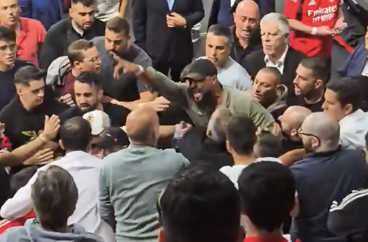 Imagem de contexto do artigo Muita tensão na AG do Benfica após tentativa de Vieira falar. Veja aqui