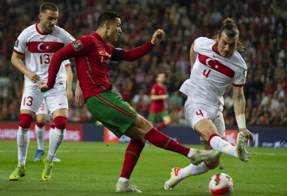 Soyuncu não defrontará Ronaldo e Portugal no Euro'2024 (Pedro Correia/Global Imagens)