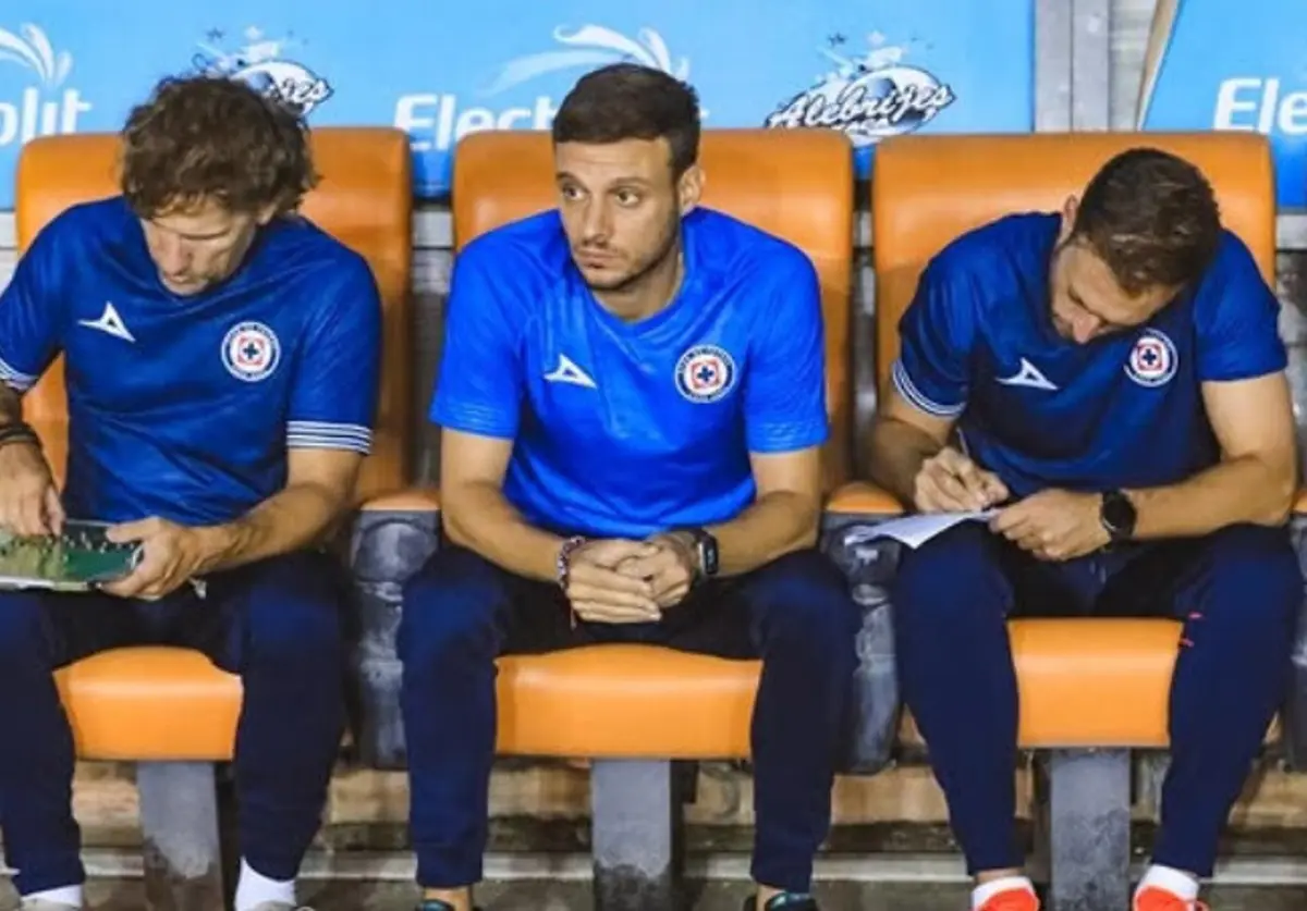 Martín Anselmi, treinador argentino, deve assumir o FC Porto