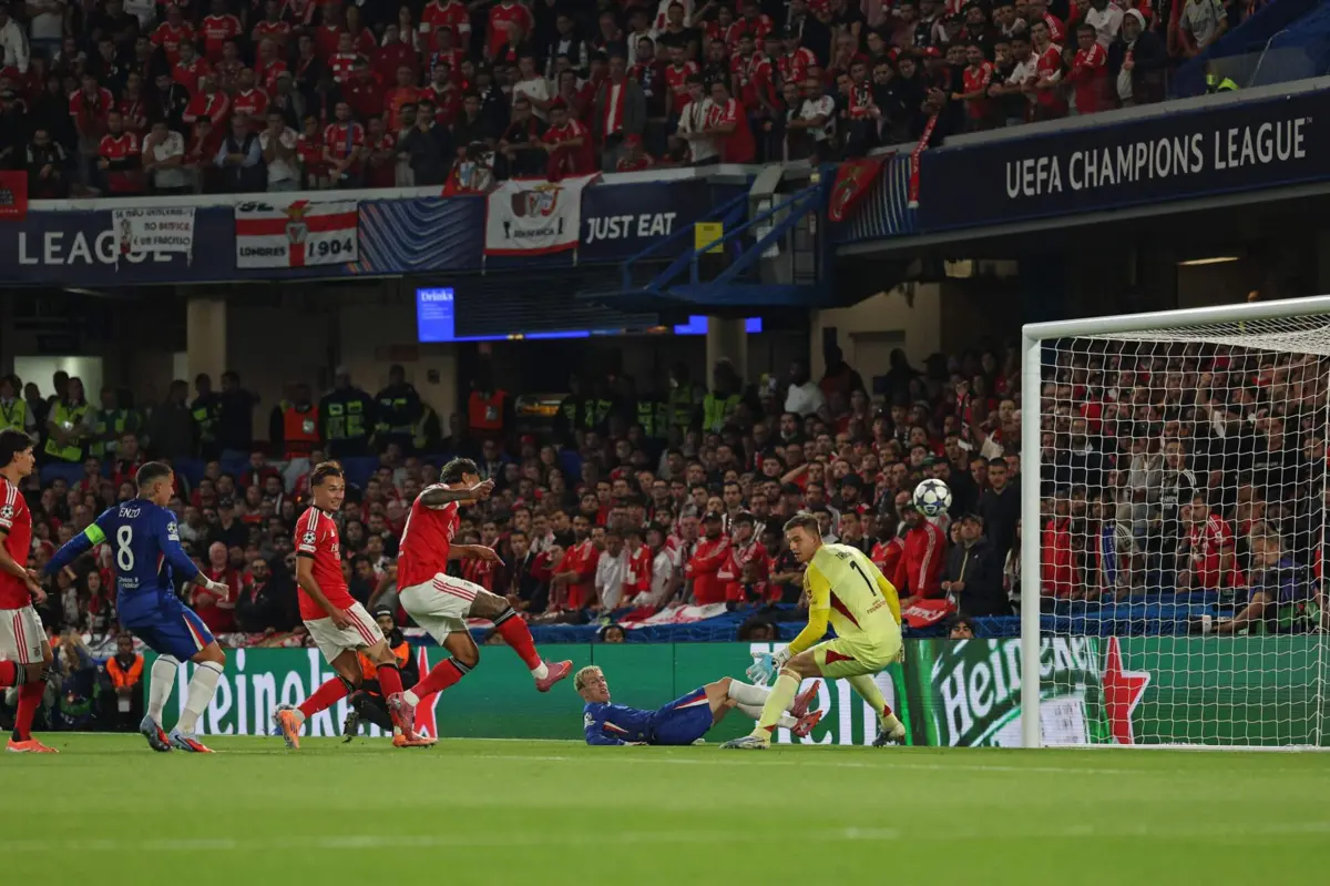 Richard Ríos marcou na própria baliza