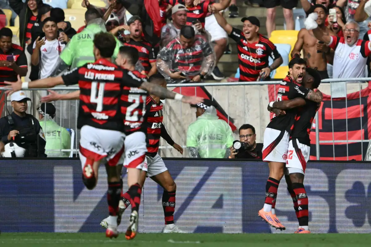 Flamengo firme na luta pelo título