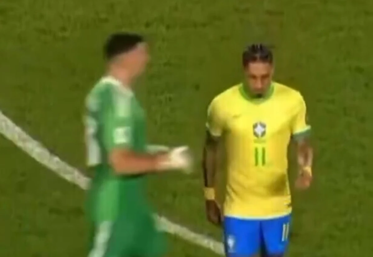 Imagem de contexto do artigo Argentina-Brasil: Raphinha sofre provocação e acaba afastado por colegas