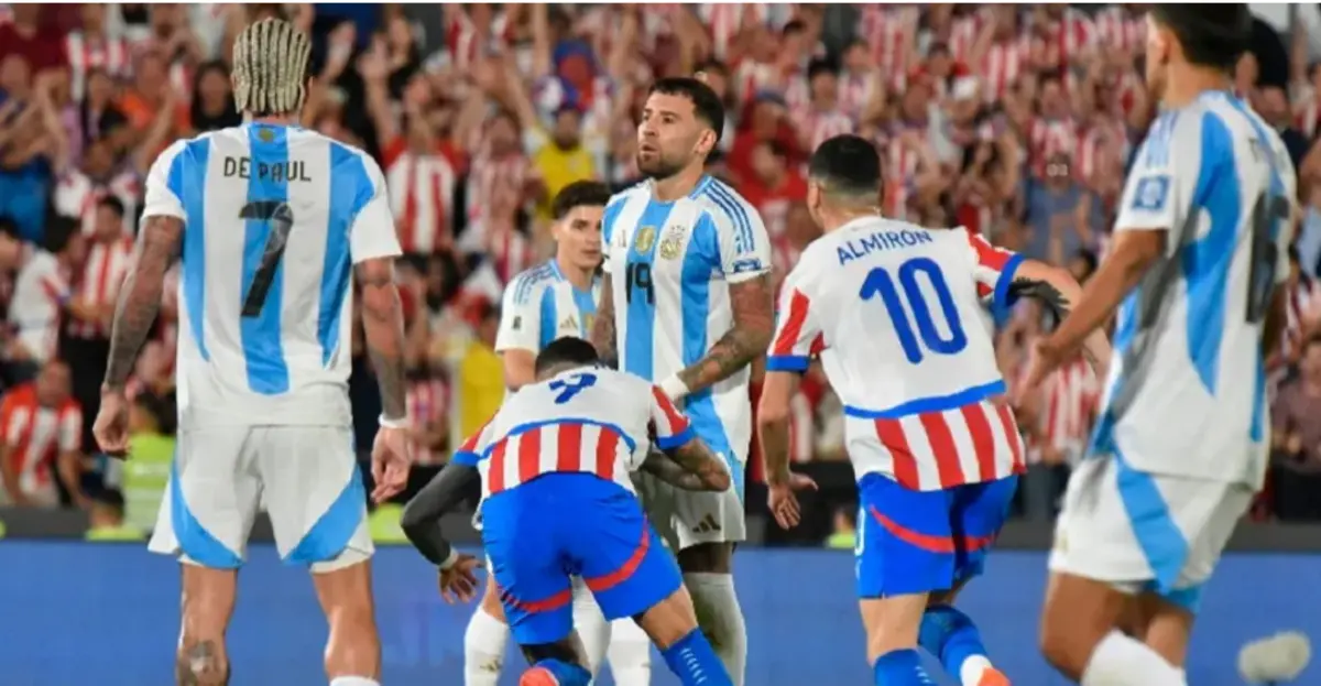 Argentina derrotada no Paraguai (Créditos: AFP)