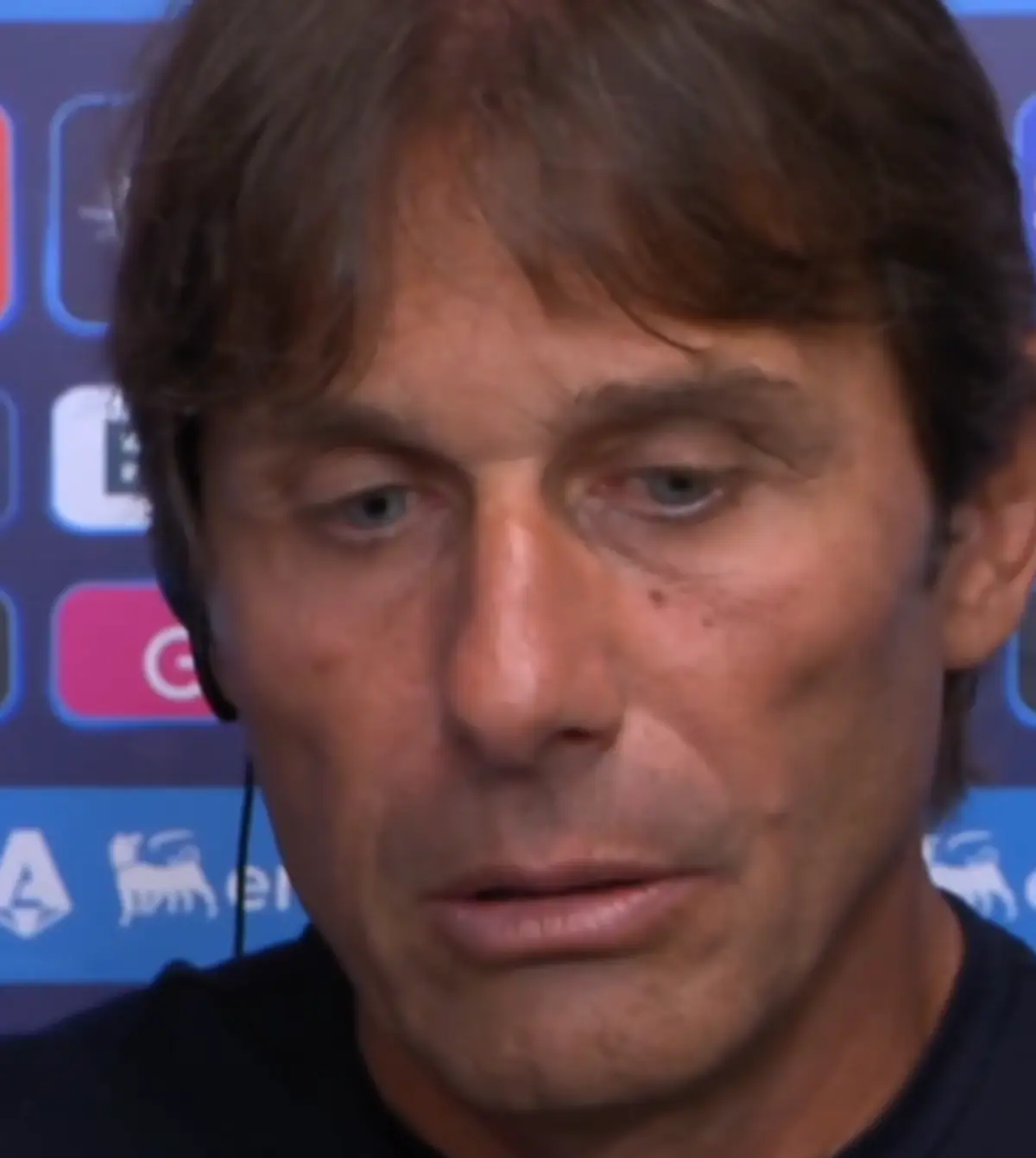 Imagem de contexto do artigo Momento caricato na "flash" de Conte: perguntaram pela lesão de um jogador e ficou confuso