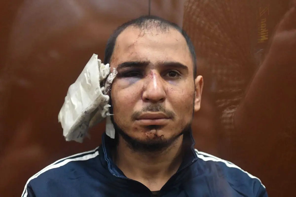 Os suspeitos do ataque de sexta-feira compareceram já num tribunal em Moscovo (créditos: AFP)