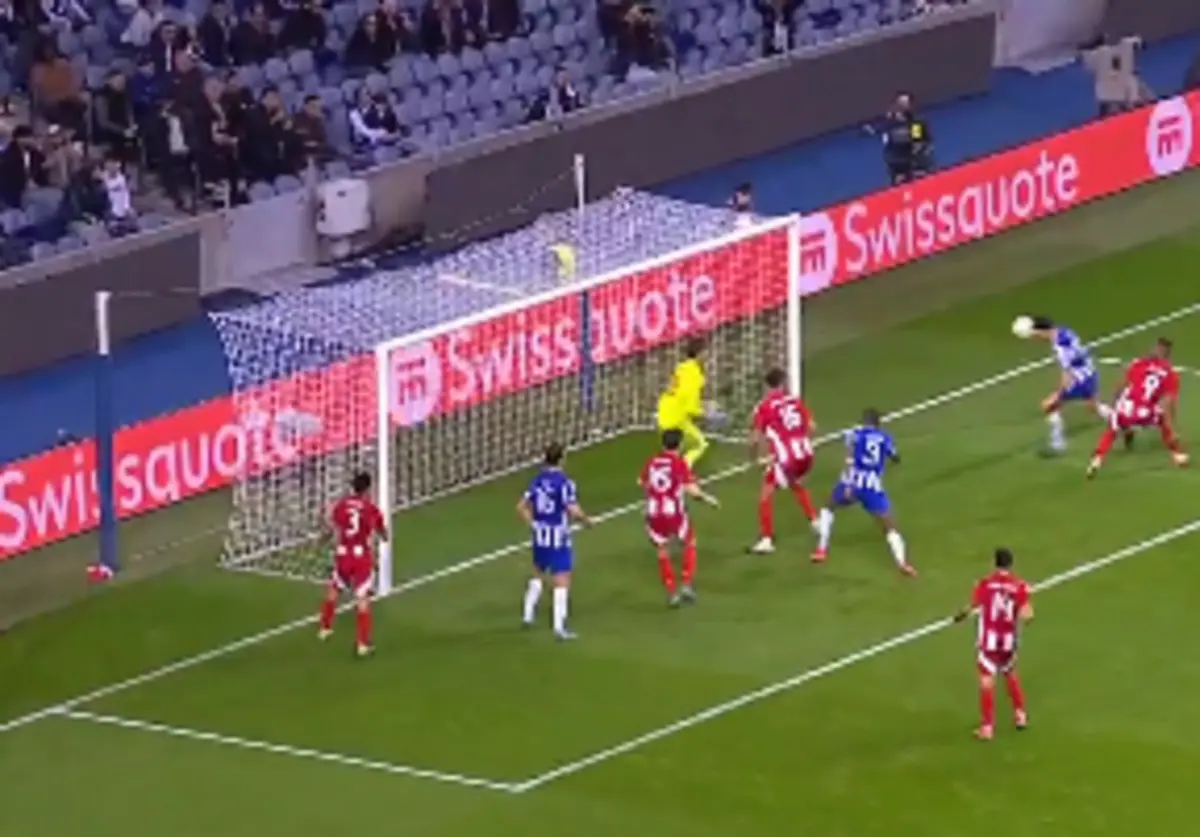 Imagem de contexto do artigo FC Porto ameaçou Olympiacos no final da primeira parte: veja o lance