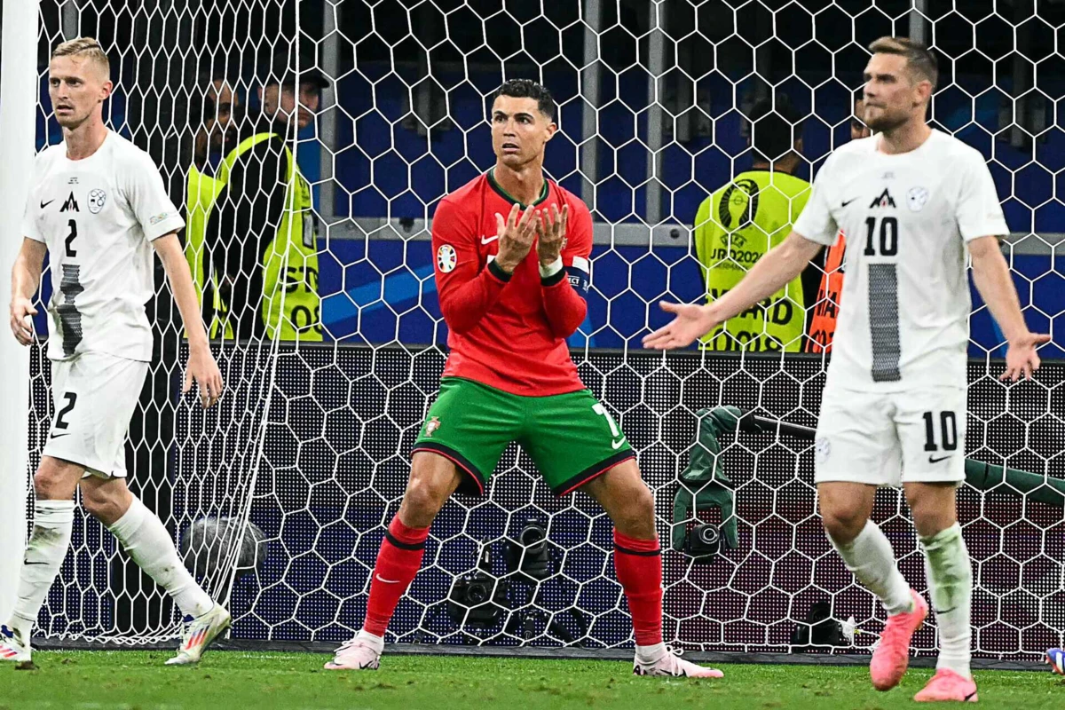 Cristiano Ronaldo no Portugal-Eslovénia