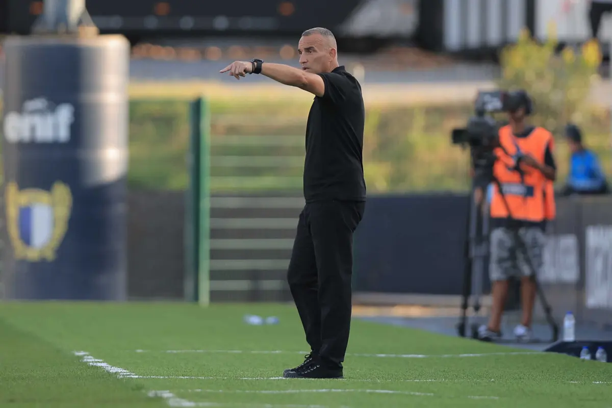 João Pedro Sousa, treinador do Famalicão (Créditos: Miguel Pereira/Global Imagens)