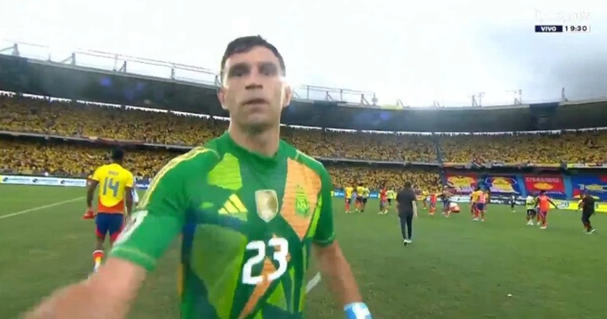 Emiliano Martínez (créditos: X/Reprodução)